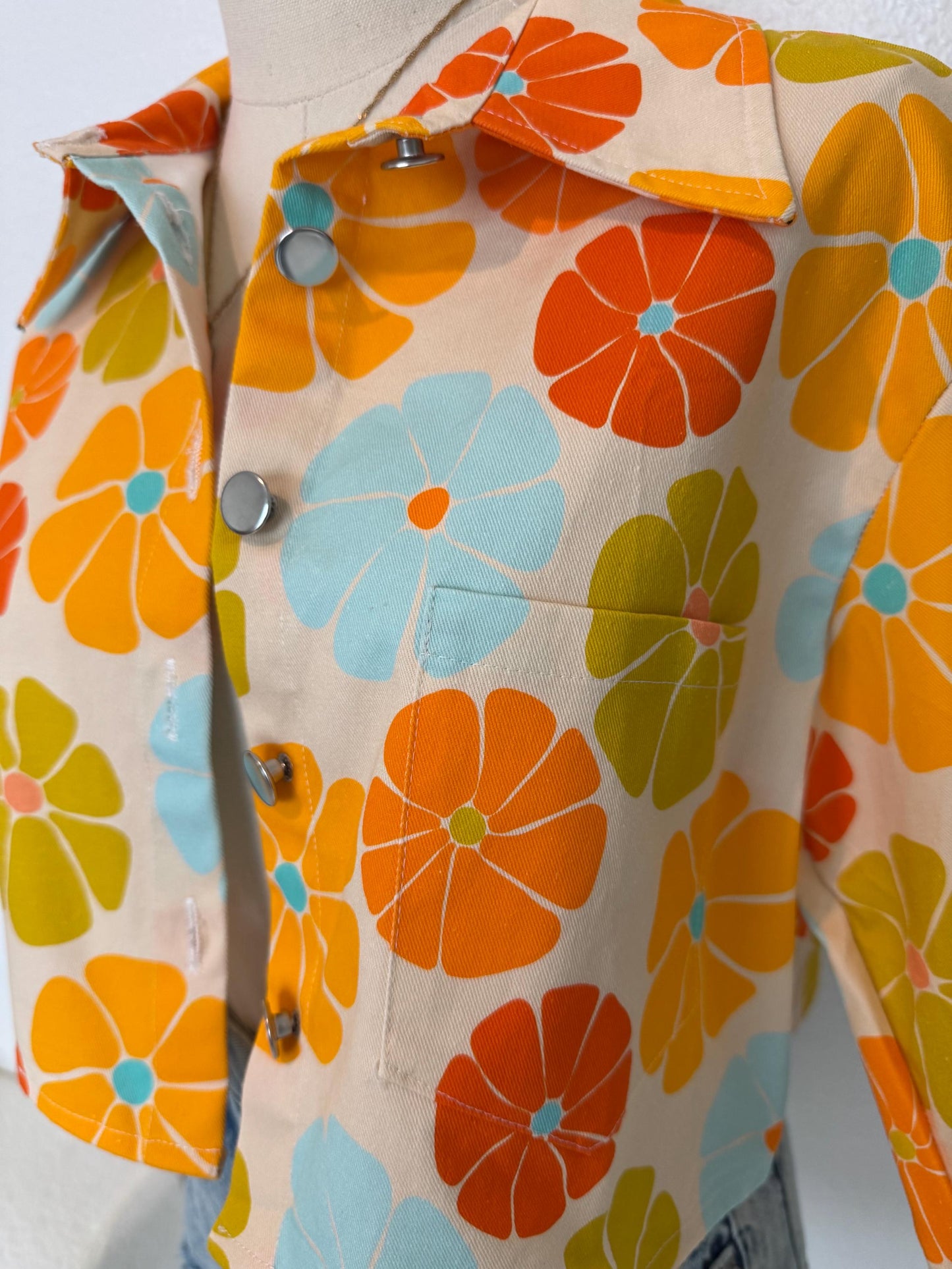 Sunrise Print Cropped Denim Jacket: Retro Floral Cotton Coat