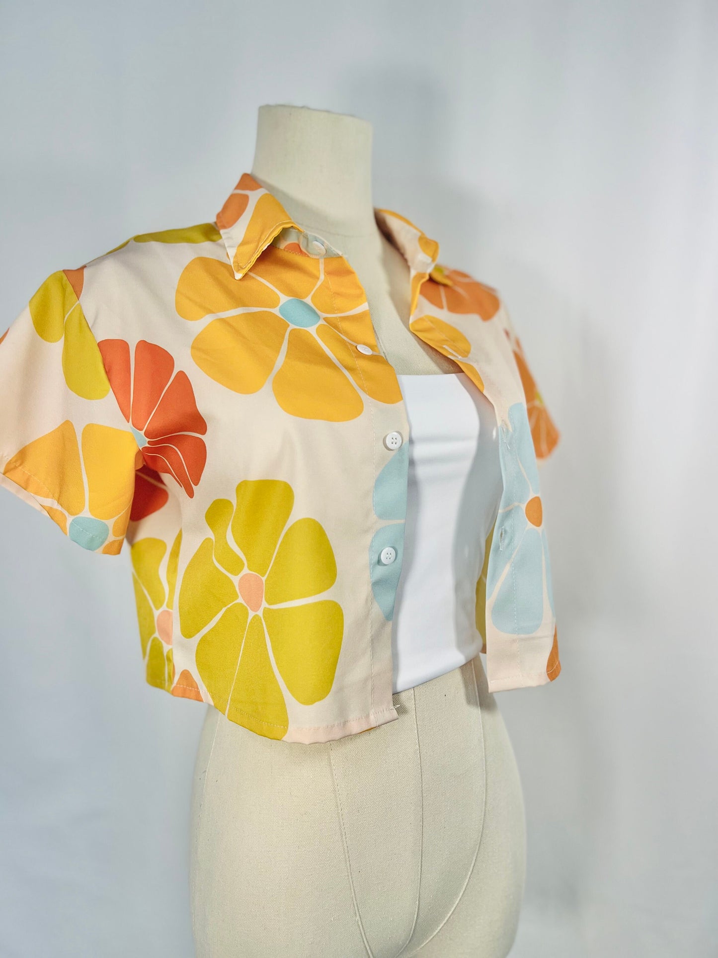 Sunrise Crop Top| Retro Hawaiian Floral Button-Down Shirt