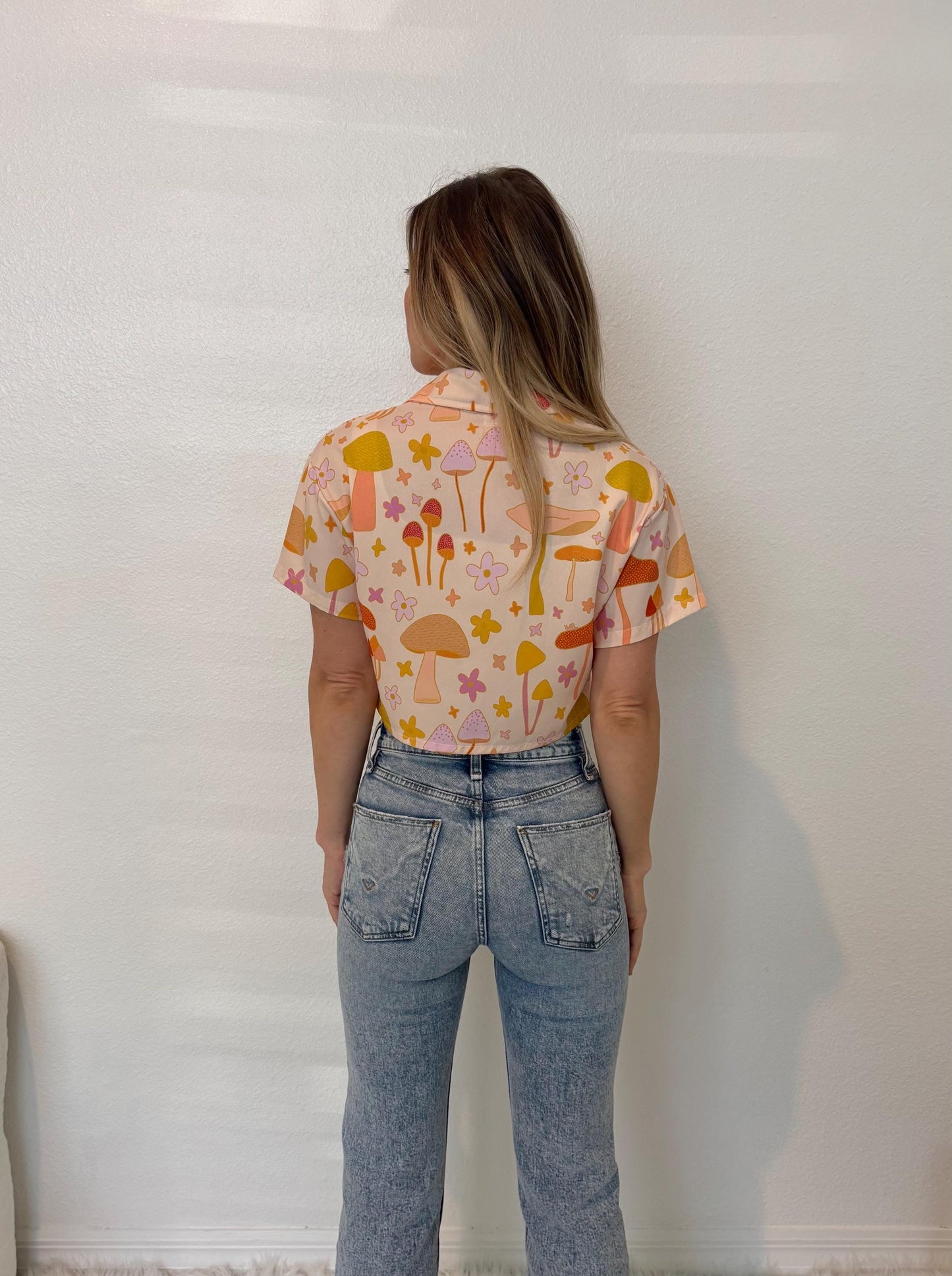 Mushroom Daisy Crop Top: 70s Retro Button-Down Shirt