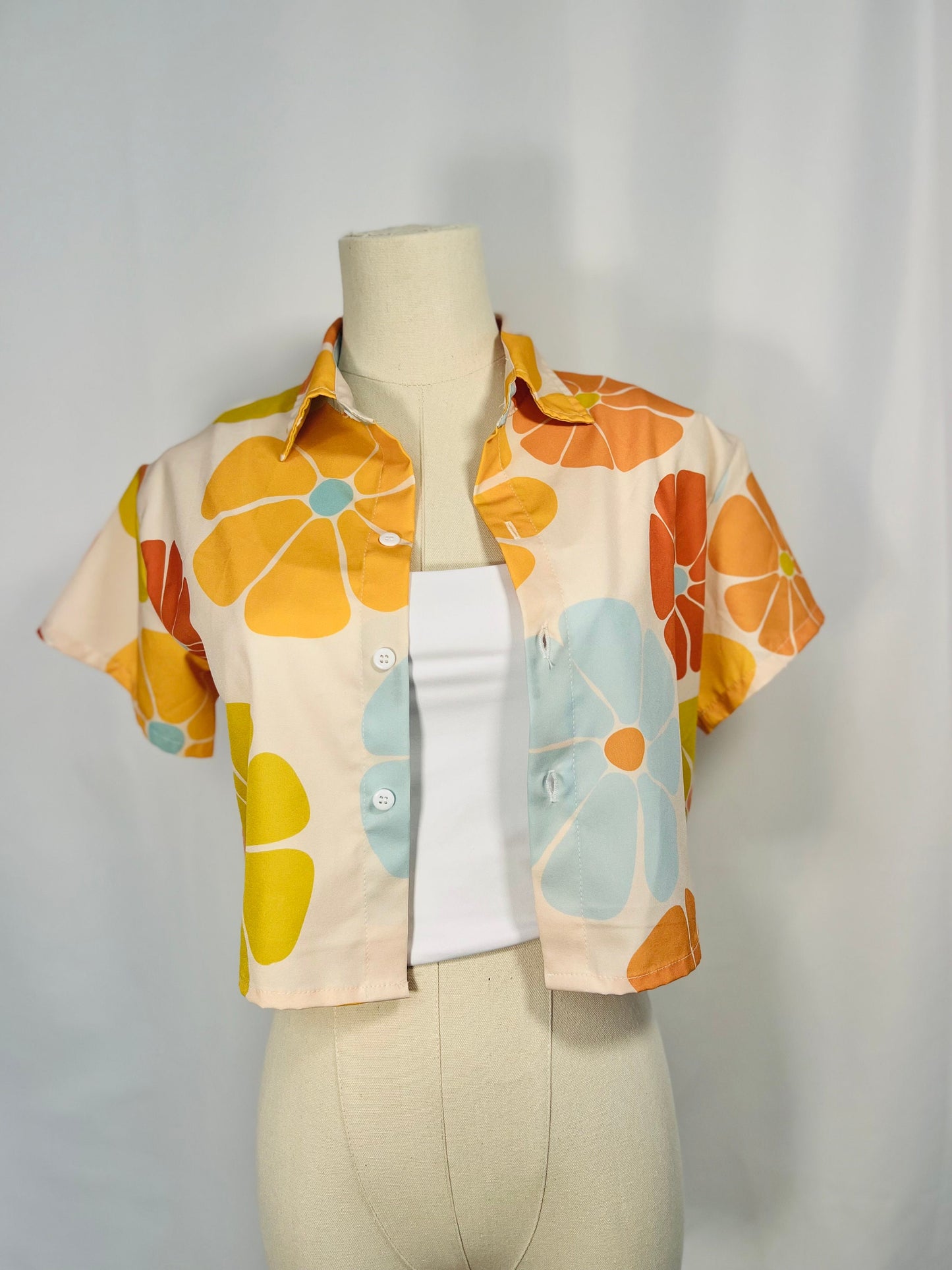 Sunrise Crop Top| Retro Hawaiian Floral Button-Down Shirt