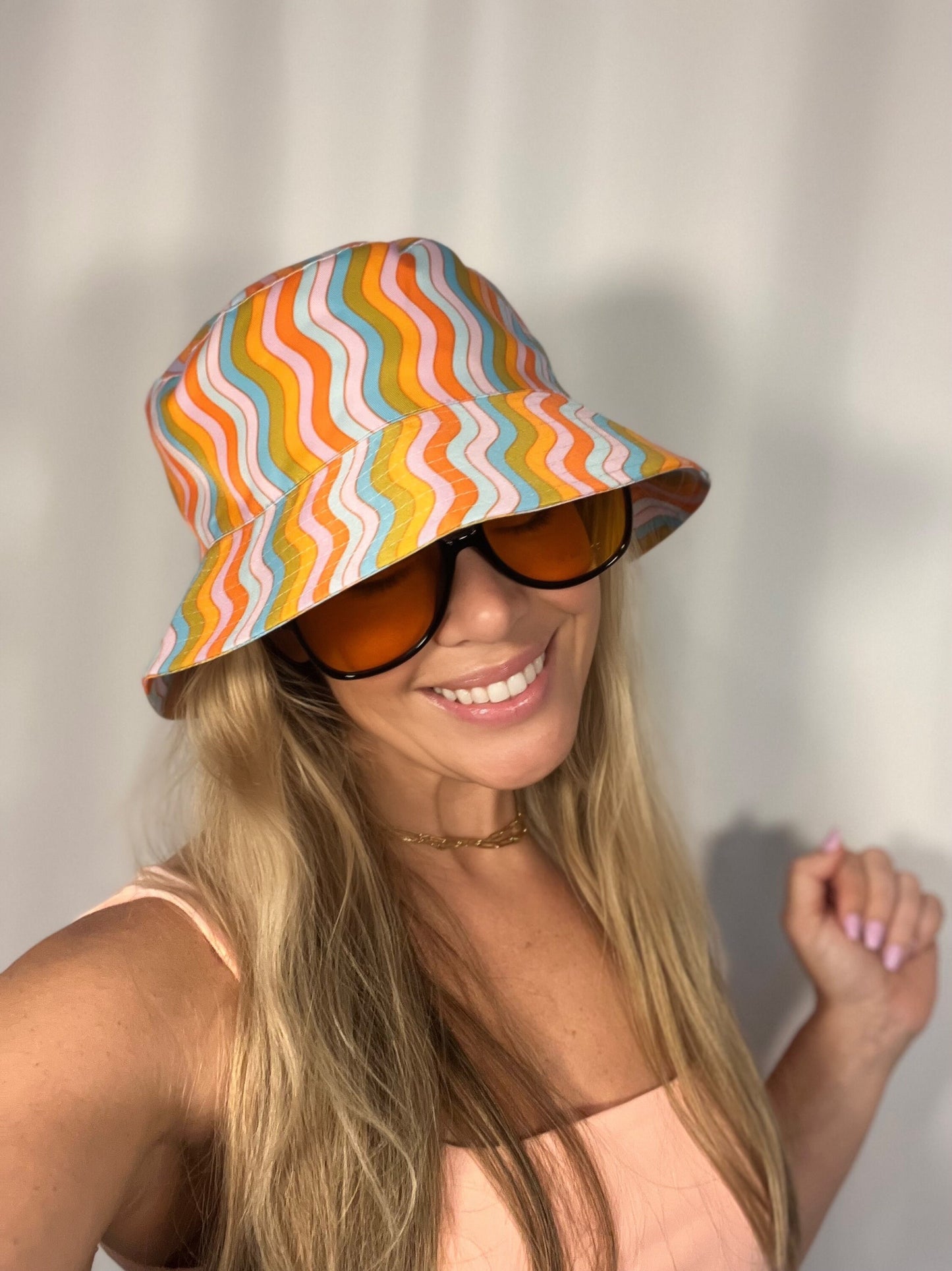 Reversible Wavy Rainbow Bucket Hat: 90s Style Unisex Hat