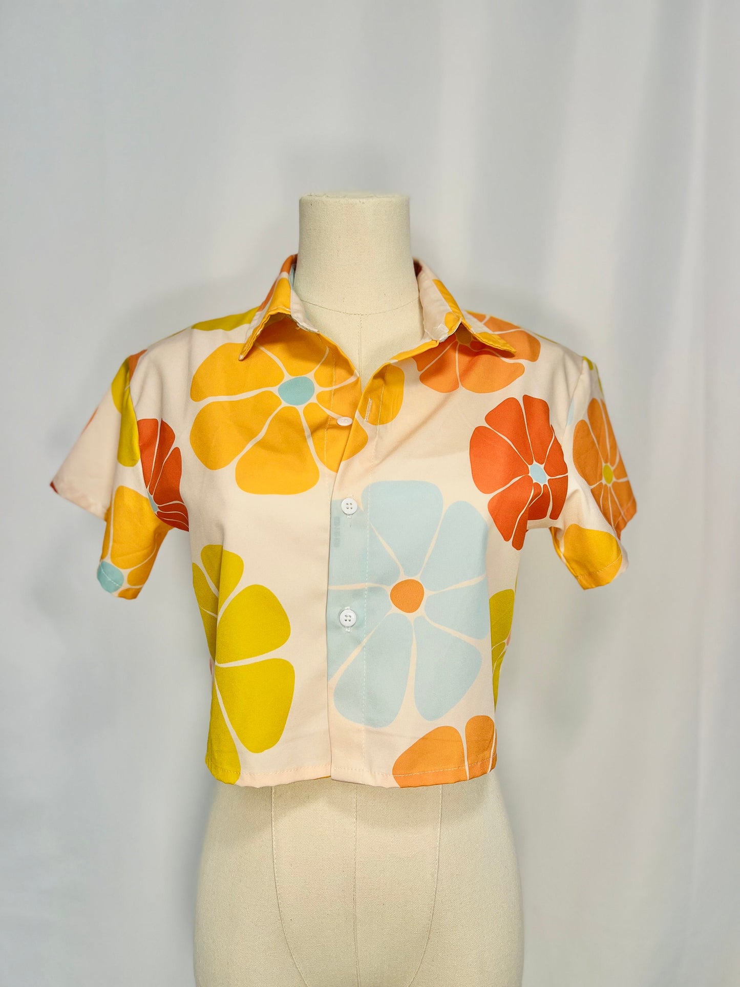 Sunrise Crop Top| Retro Hawaiian Floral Button-Down Shirt