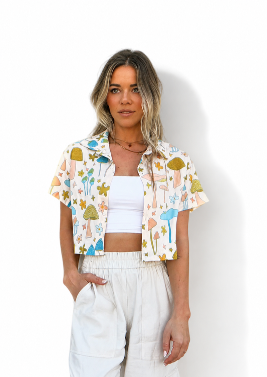 Mushroom Daisy Crop Top: 70s Retro Button-Down Shirt