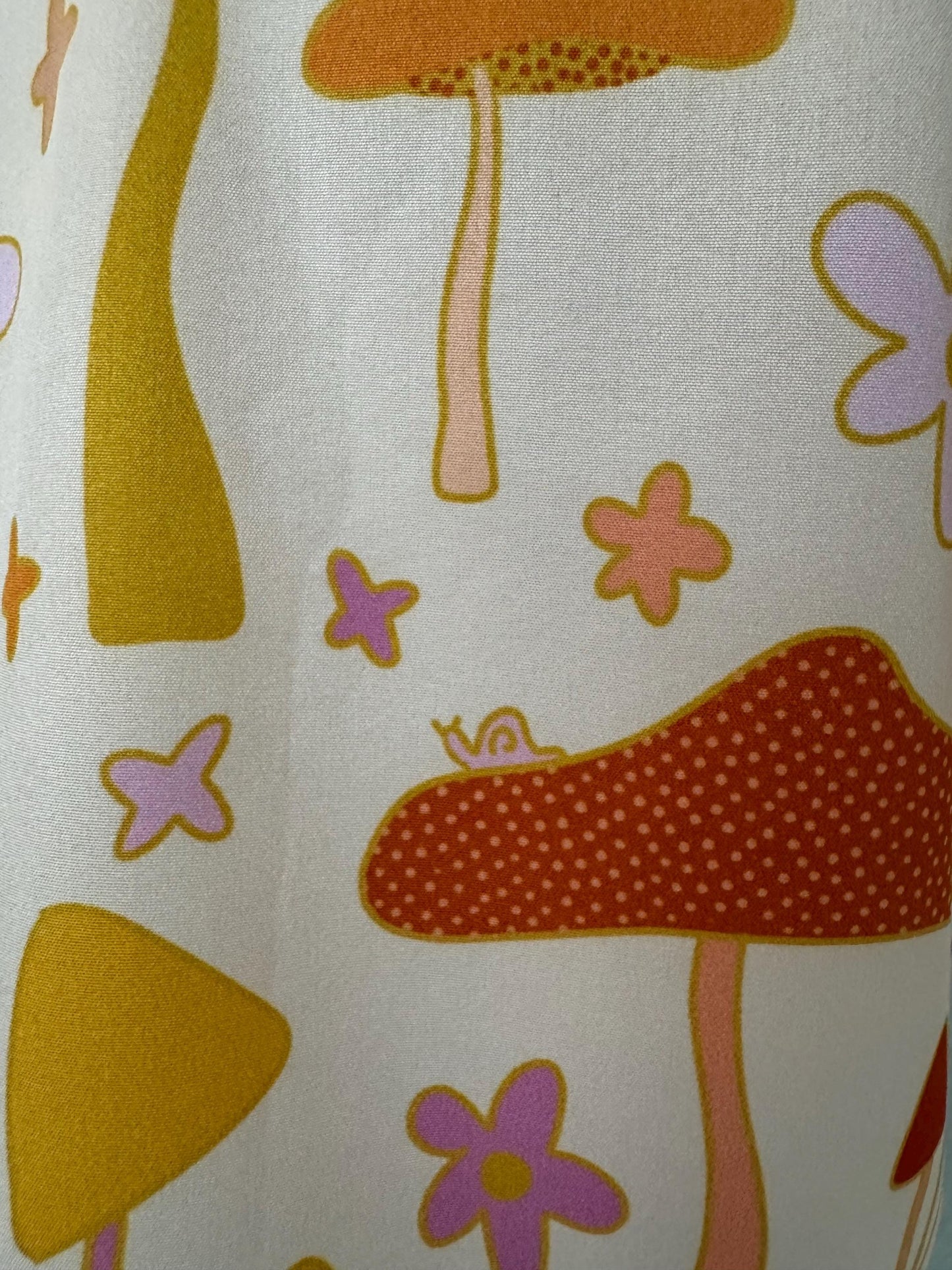Mushroom Daisy Crop Top: 70s Retro Button-Down Shirt