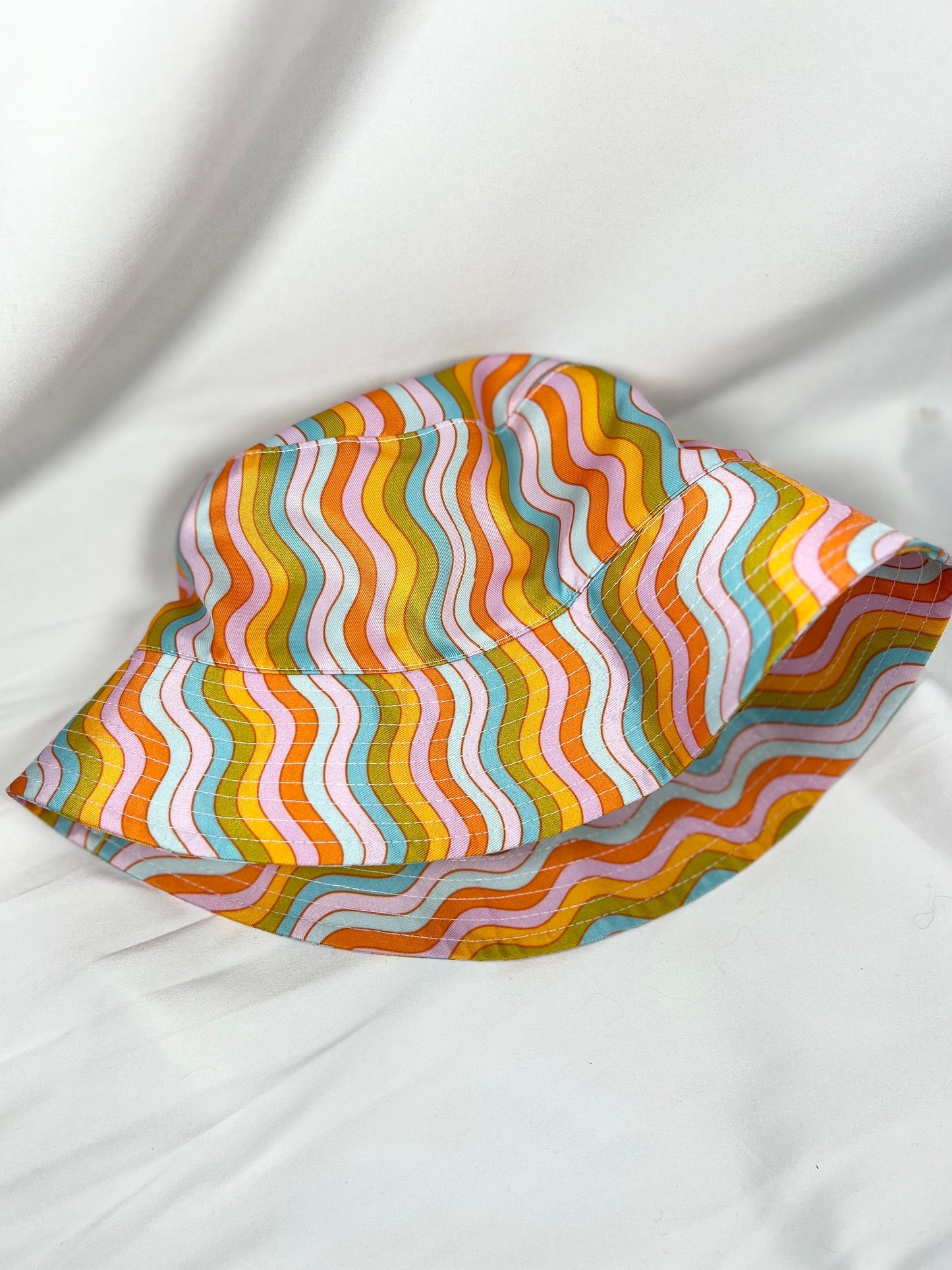 Reversible Wavy Rainbow Bucket Hat: 90s Style Unisex Hat