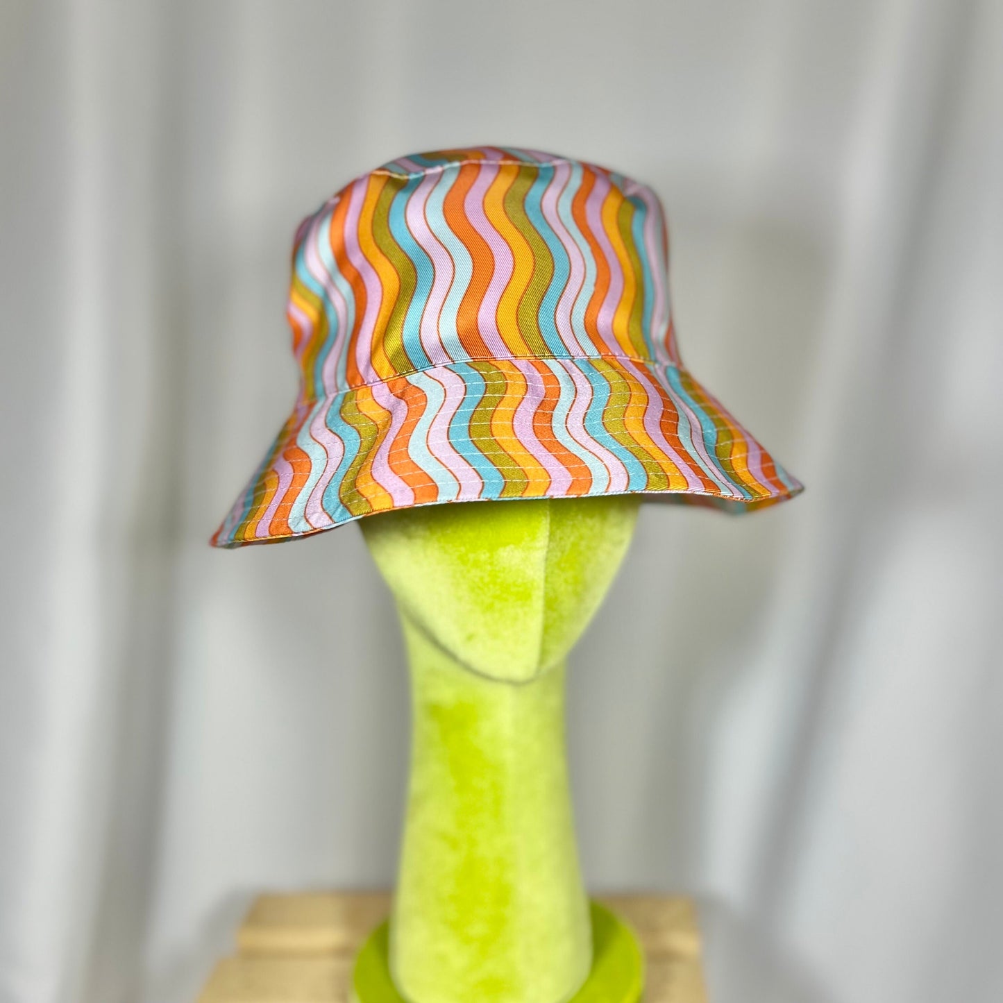 Reversible Wavy Rainbow Bucket Hat: 90s Style Unisex Hat