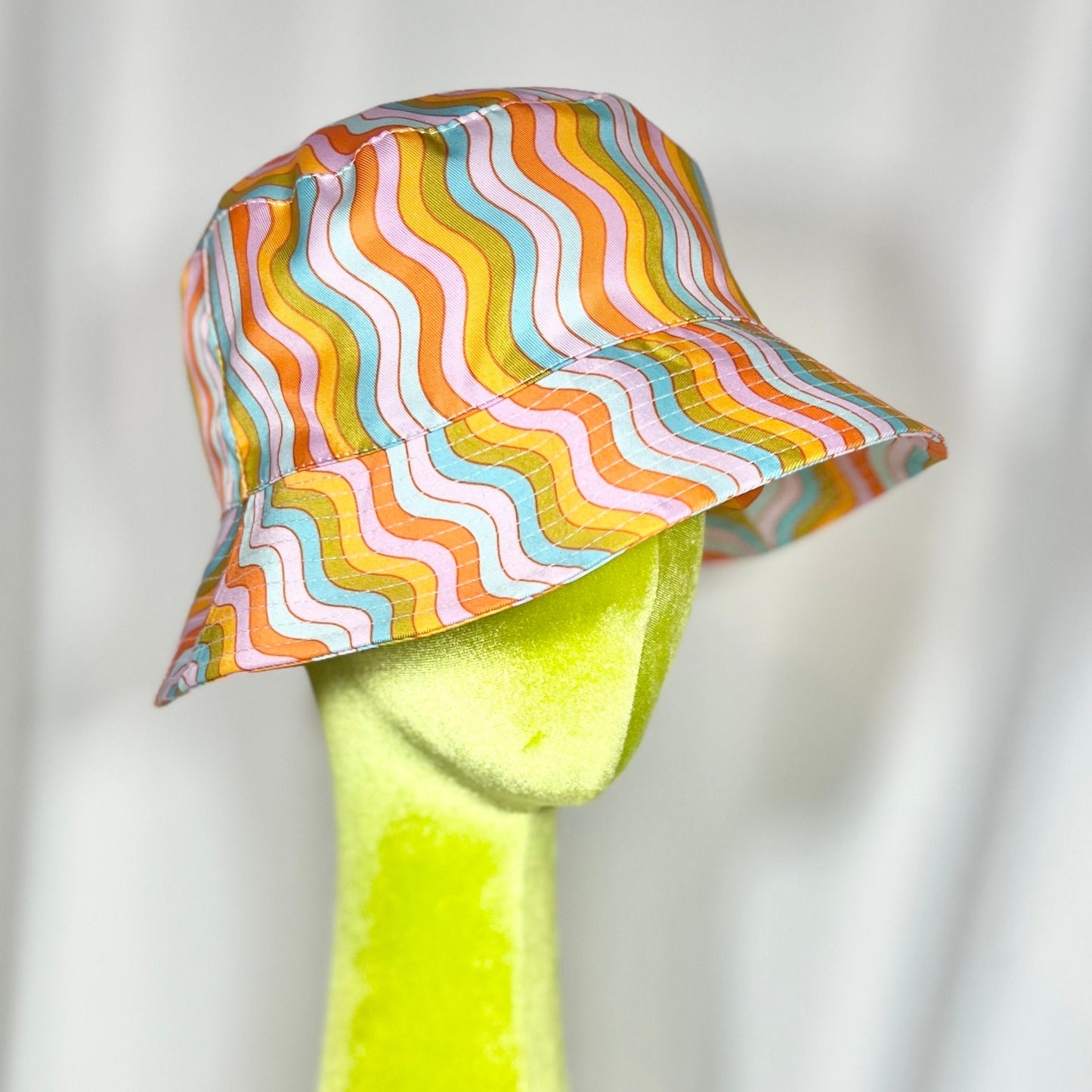 Reversible Wavy Rainbow Bucket Hat: 90s Style Unisex Hat